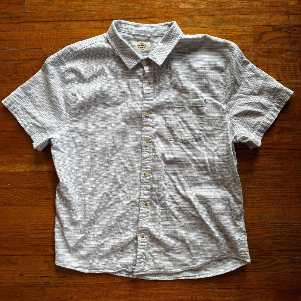 Marine Layer Men's Short-Sleeve Button-Down Shirt in Light Gray and White Stripe